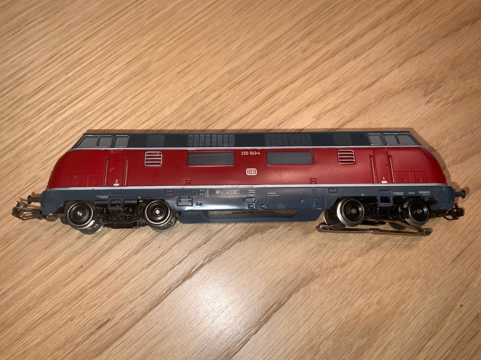 LOCOMOTIVE DIESEL MARKLIN 3021 BR 220 043-4, Enlèvement ou Envoi, Courant alternatif, Utilisé, Locomotive