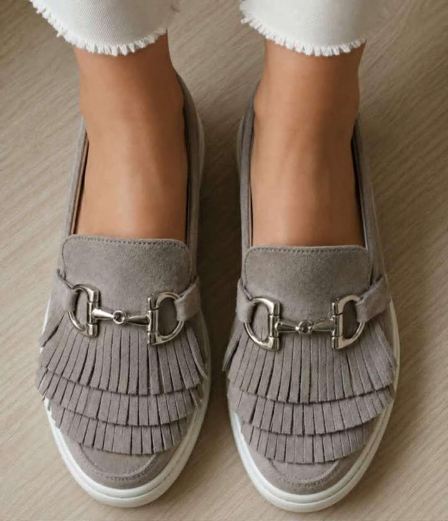 Loafers in nubuck, Kleding | Dames, Schoenen, Instappers, Ophalen of Verzenden, Grijs, Gedragen