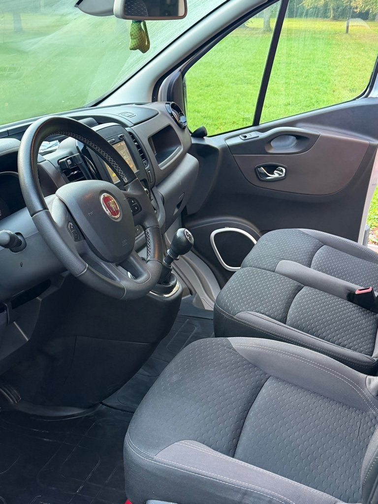 Fiat Talento bestelwagen slechts 16.000km ( Trafic Renault ), Autos, Argent ou Gris, 174 g/km, Euro 6, Noir