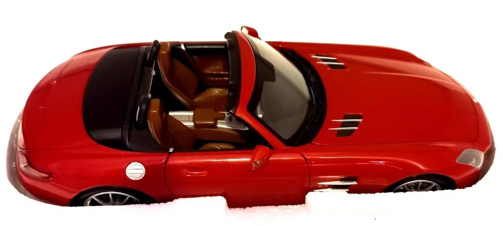 1/18 Mercedes-Benz SLS 6.3 AMG Roadsters 2011 Minichamps, Enlèvement ou Envoi, Comme neuf, Voiture, MiniChamps