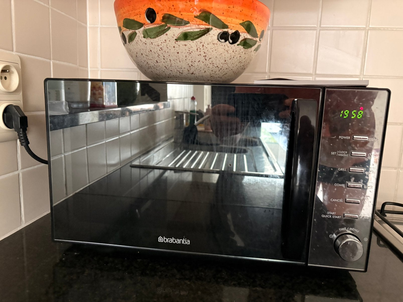 Brabantia combimagnetron met grillfunctie /zo goed als nieuw, Ophalen, Zo goed als nieuw, Draaiplateau