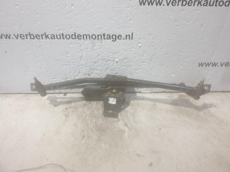 RUITENWISSER MECH + MOTOR 80 (B4) (893-955-113-op-de-motor), Auto-onderdelen, Robert Bosch AG, Gebruikt, Audi, Robert-Bosch-Allee 1
74232  Abstatt, DE