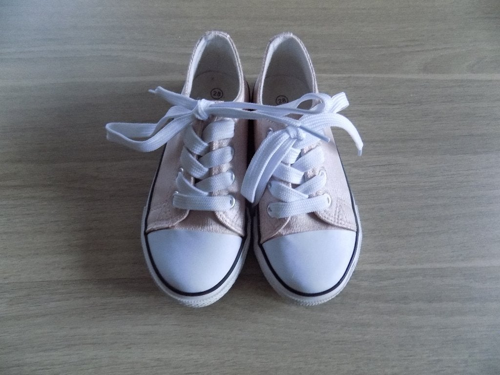 Paire de toile unie, Enfants & Bébés, Neuf, Enlèvement, Chaussures de sport, Fille