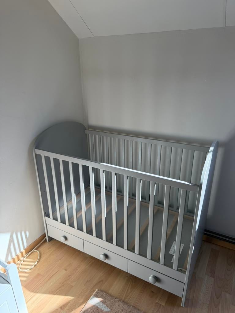 Lit bébé IKEA GONATT gris, Enlèvement, Comme neuf