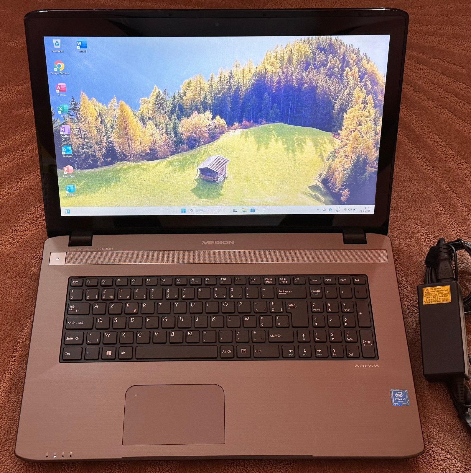 Mooie 17.3 ‘touchscreen medion/ Intel quad core/8gb ram/, Enlèvement, Comme neuf