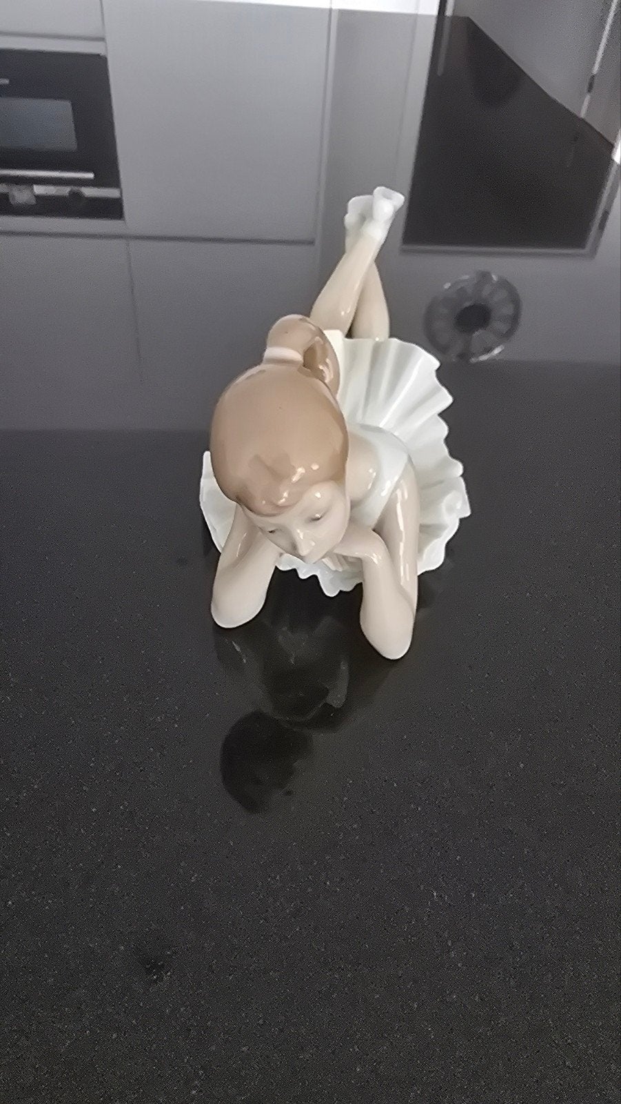 denkende ballerina, Ophalen