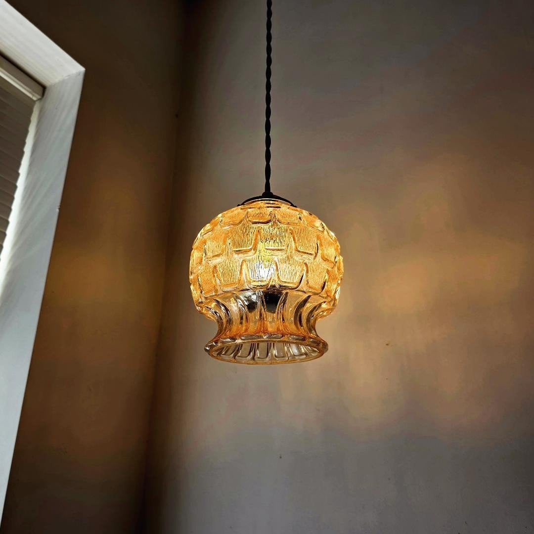 Vintage amberkleurige Mid-Century Modern glazen hanglampen., Antiek en Kunst, Ophalen of Verzenden