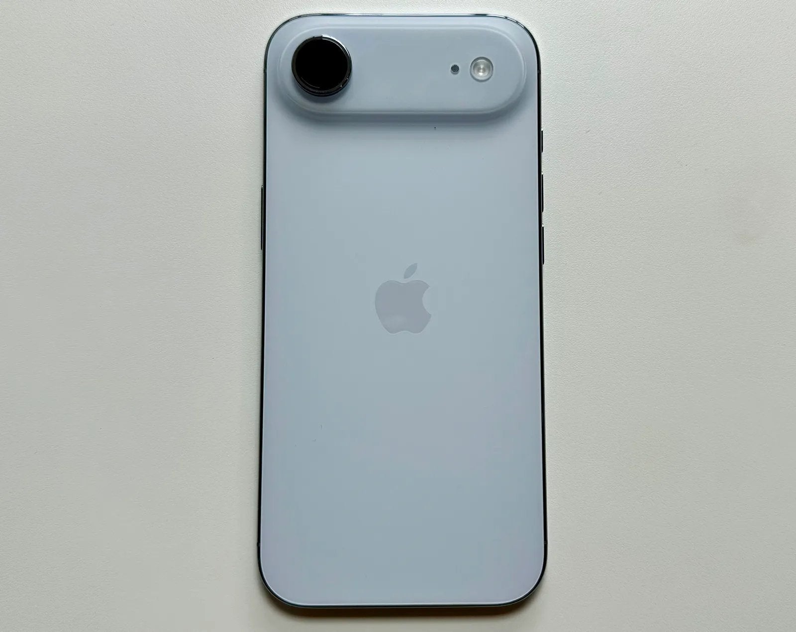 iPhone 17 Air, Ophalen of Verzenden, Zo goed als nieuw, IPhone 17, Blauw