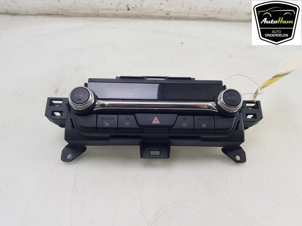BEDIENINGSPANEEL VERWARMING Mazda 3 Sport (BP) (01-2018/-), Hitdorfer Straße 73
51371  Leverkusen, DE, Gebruikt, Mazda, Info@mazda.de