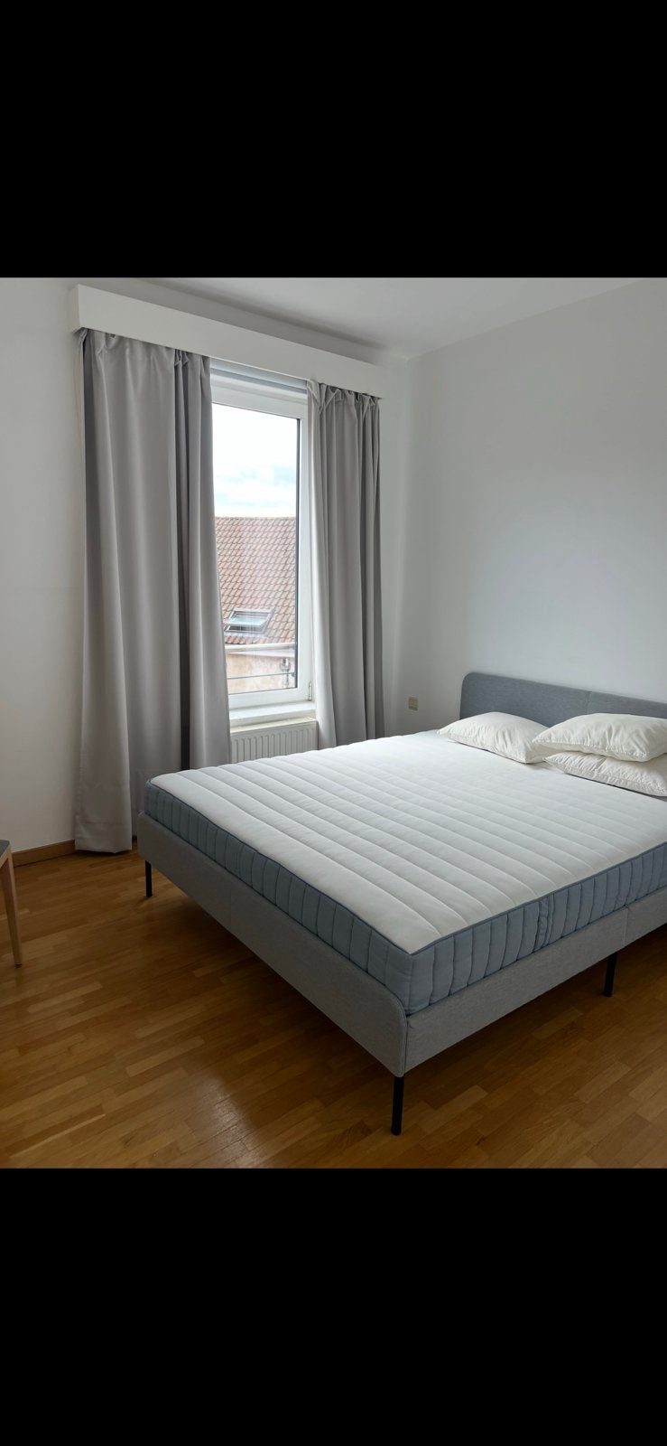 IKEA tweepersoonsbed met matras — 160  200 cm — €150
