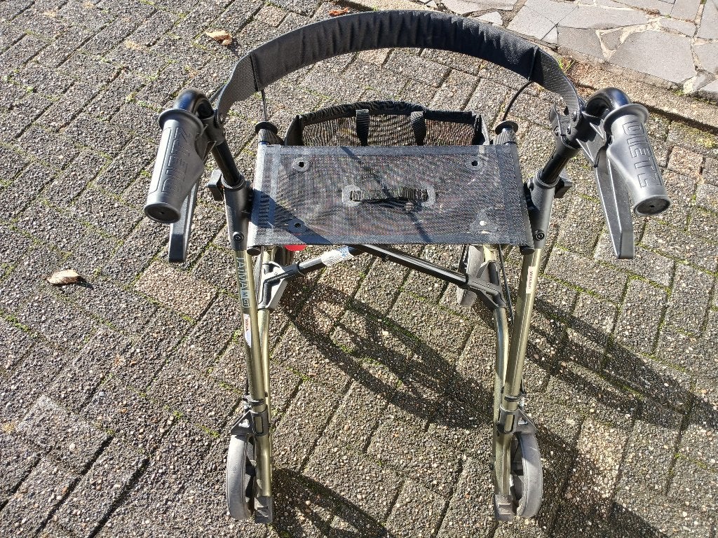 Rollator te koop, nieuwe staat, Ophalen, Lichtgewicht, Zo goed als nieuw