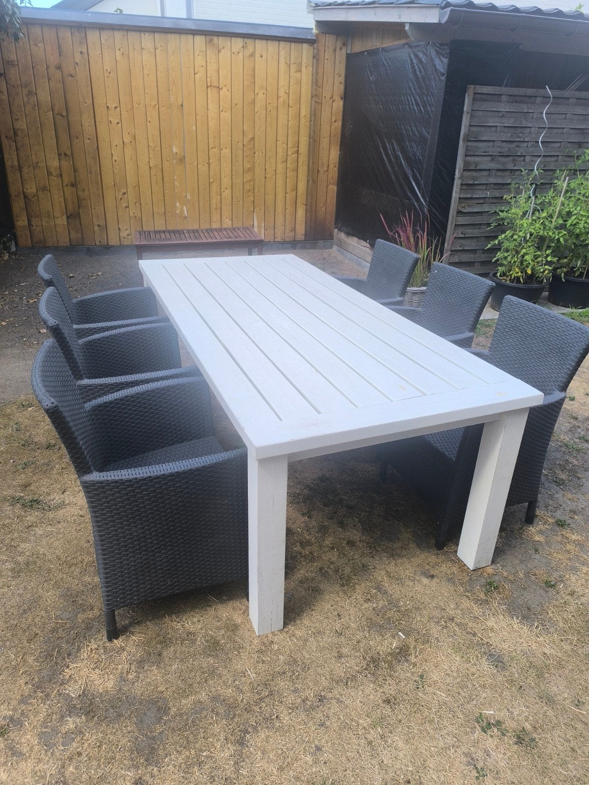 belle table de jardin avec 6 chaises.
longueur de la table :, Enlèvement, Bois dur