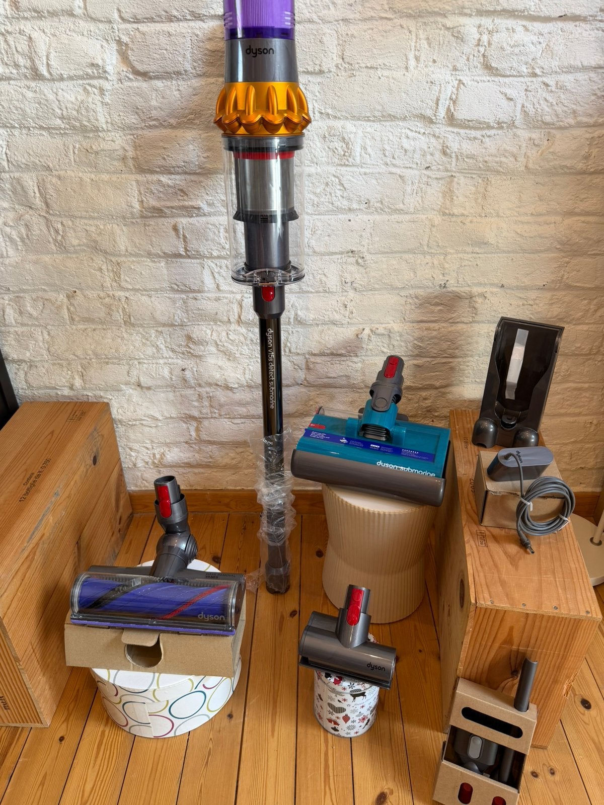 Dyson V15 Submarine celui qui aspire et qui lave comme neuf, Fonction serpillière, Enlèvement ou Envoi, Réservoir, Aspirateur balai
