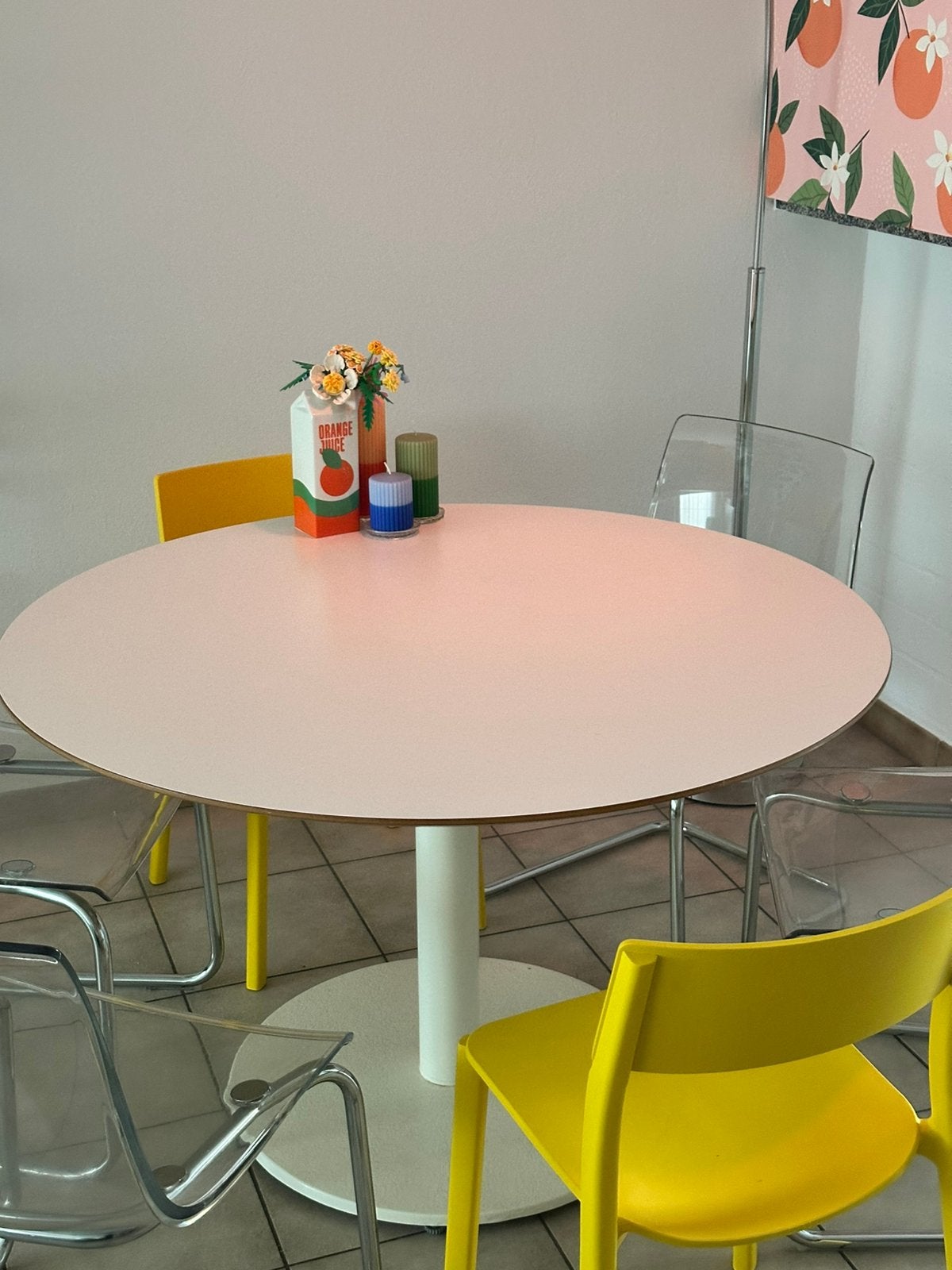 Ikea BILLSTA eettafel, Gebruikt, Rond, Vijf personen of meer, Ophalen