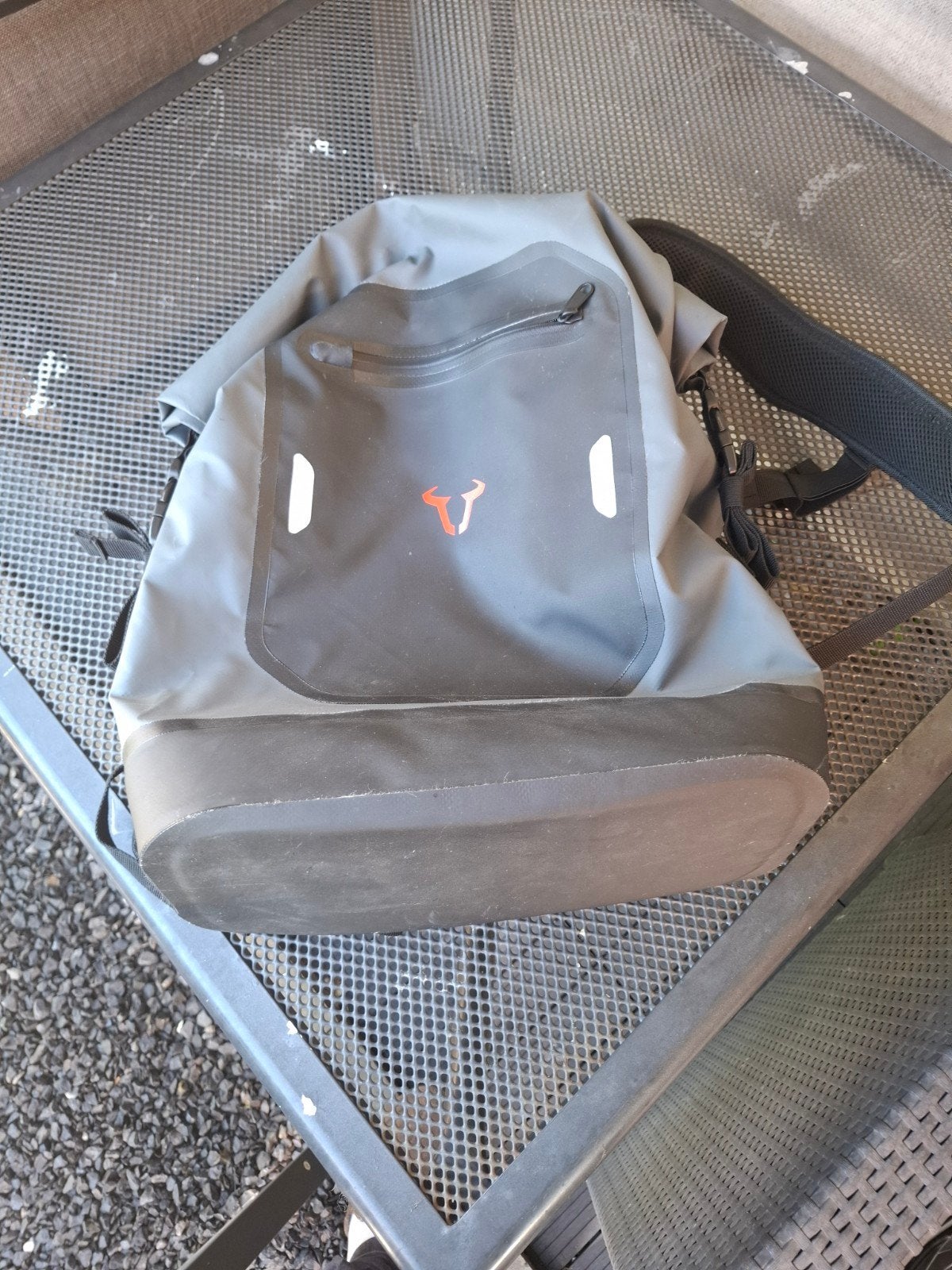 Sac à dos étanche Sw Motech Drybag 300, Enlèvement