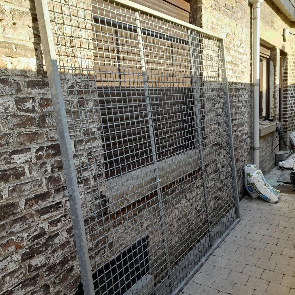 Grille de securite haute ., Enlèvement