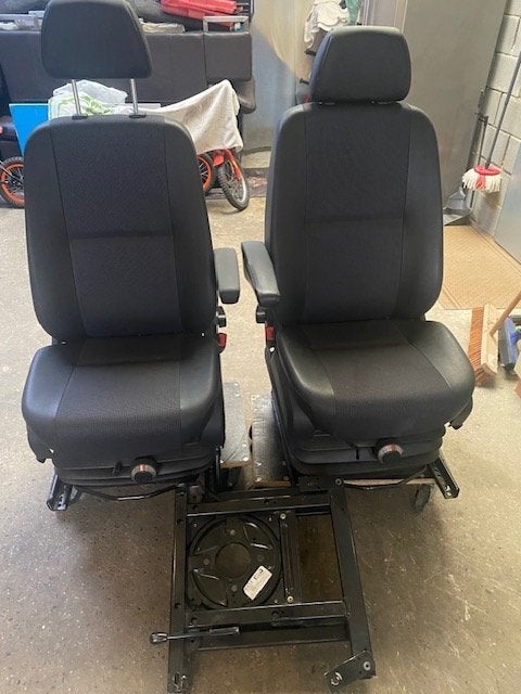 2 CHAISES DE CAMPING À SUSPENSION MERCEDES, Enlèvement