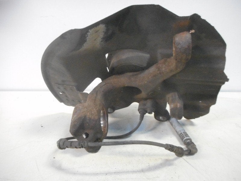 MOYEU DE ROUE AVANT GAUCHE BMW 3 serie (E46 / 4), Utilisé, BMW, Petuelring 130
80809  München, DE, Bayerische Motoren Werke AG
