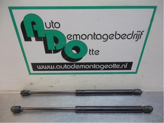 Kit amortisseur gaz hayon d'un Volkswagen Polo (Polo 99-), Autos : Pièces & Accessoires, Volkswagen, -, 3 mois de garantie, Utilisé