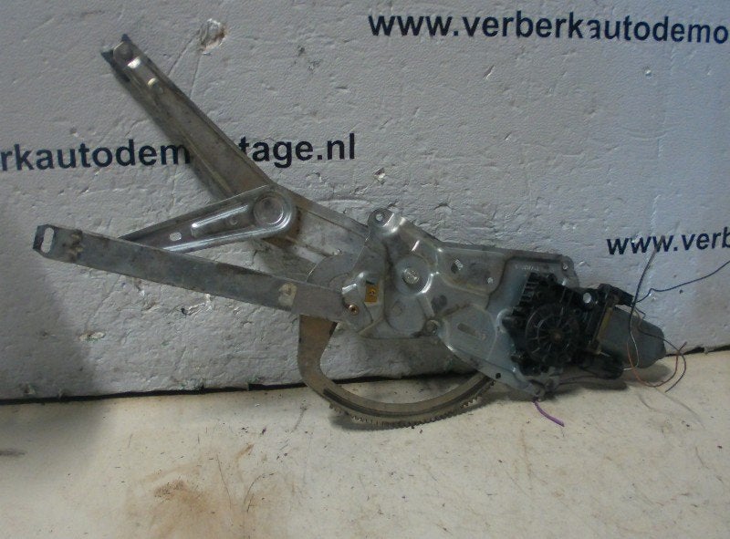 VITRE MECANISME ELECTRIQUE GAUCHE 3 serie Compact (E36 / 5), Utilisé, BMW, Gauche, Petuelring 130
80809  München, DE
