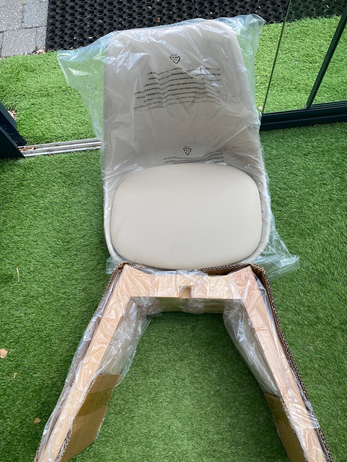 Nieuwe Scandinavische Eetkamerstoelen - Set van 4 - Beige, Overige kleuren, Nieuw, Scandinavisch, Ophalen of Verzenden