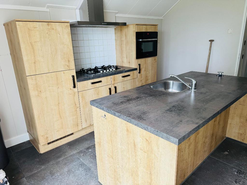 Volledige keuken me centraal eiland geïntegreerde apparatuur, Huis en Inrichting, Gebruikt, Overige kleuren, Enkelwandige keuken