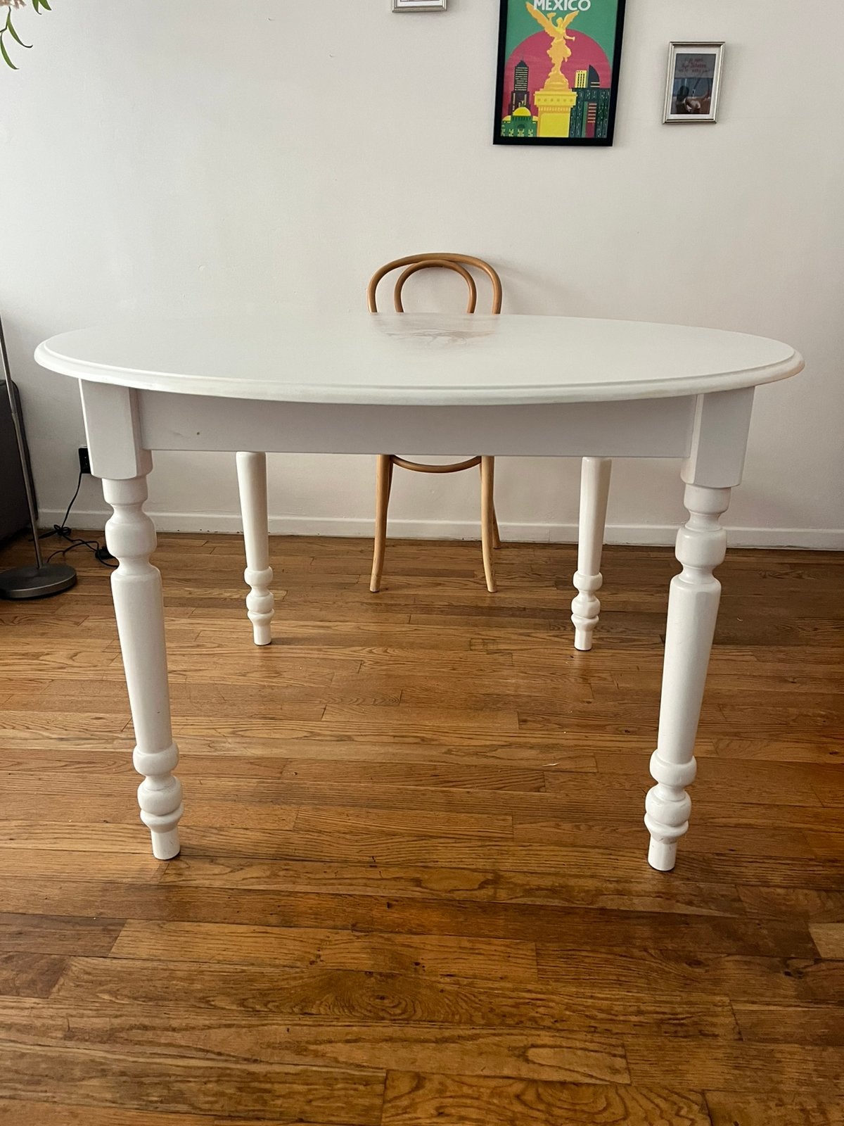 Table ronde blanche, 100 à 150 cm, Quatre personnes, Rond, 100 à 150 cm