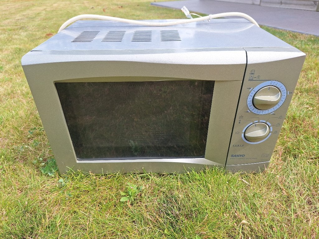 Sanyo microgolfoven, Elektronische apparatuur, Microgolfovens, Ophalen, Gebruikt, Draaiplateau, Vrijstaand