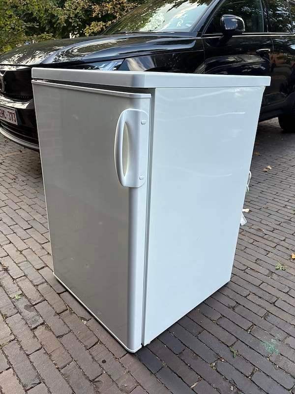 Koelkast (met vriesvak) van IKEA, Electroménager, Réfrigérateurs & Frigos, Avec compartiment congélateur, 85 à 120 cm, Comme neuf
