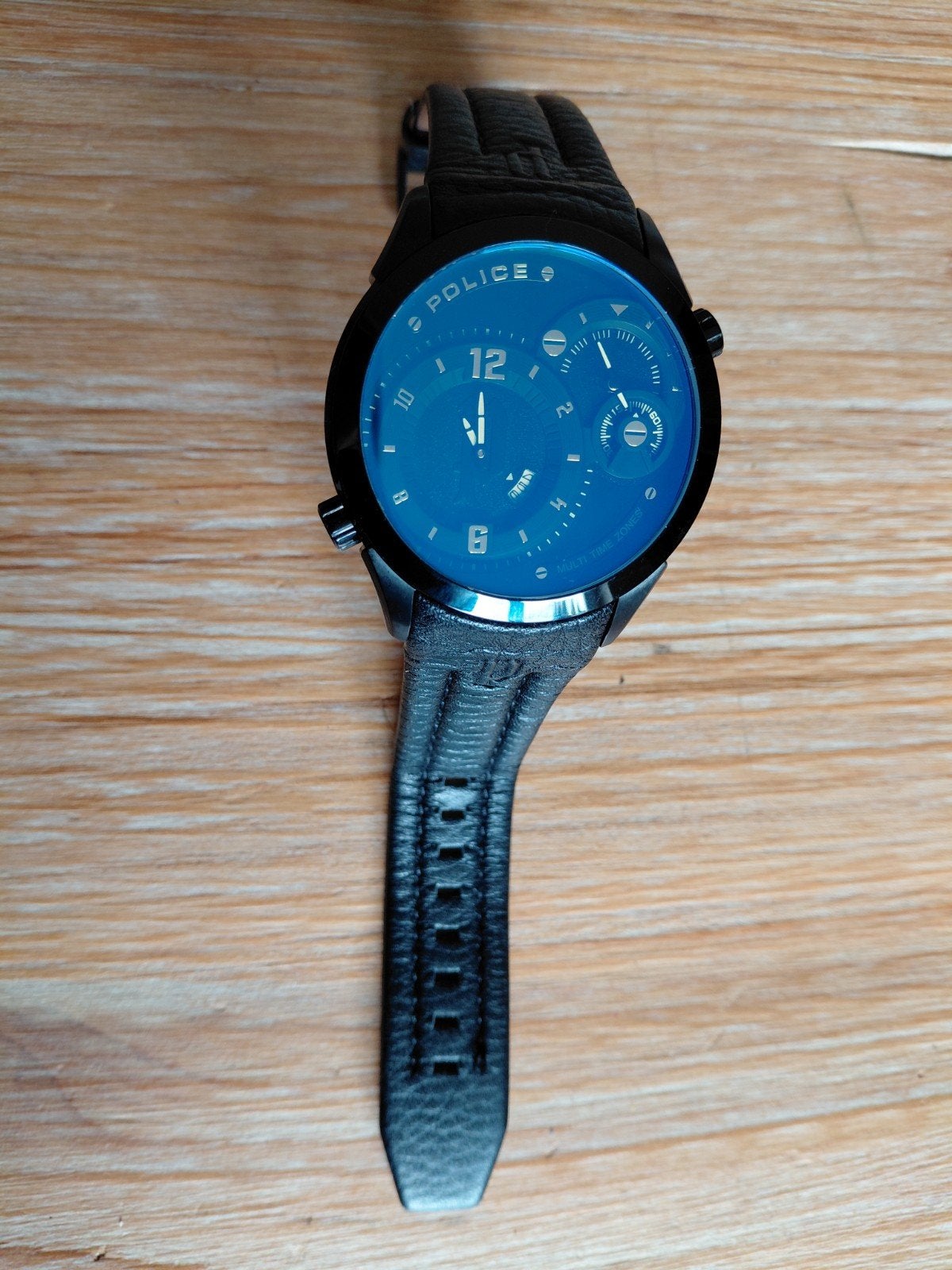 Montre Police homme noire multifonction cuir – sans pile, Enlèvement, Noir