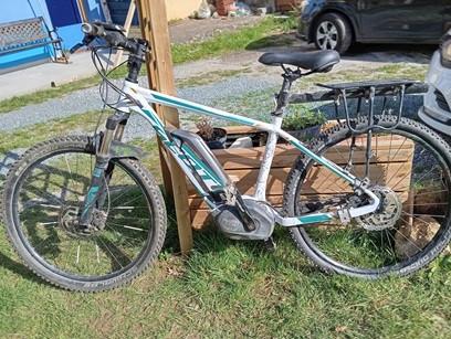 2 elektrische mountainbikes, Ophalen, Gebruikt, 50 km per accu of meer, Overige merken