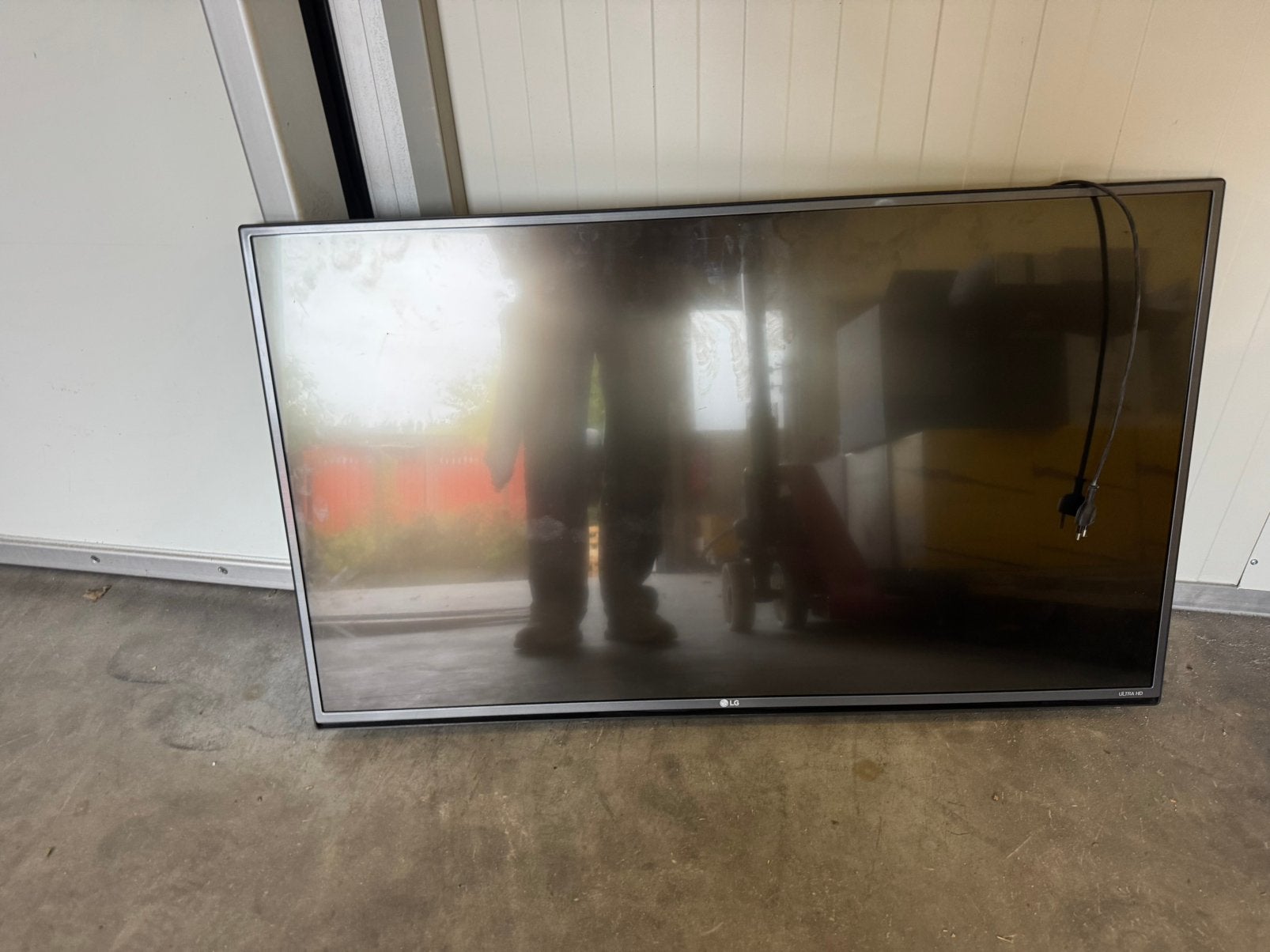 LG 43" 4K Ultra HD Smart TV (43UF680V) met muurbeugel, Ophalen, Zo goed als nieuw, LG, Smart TV