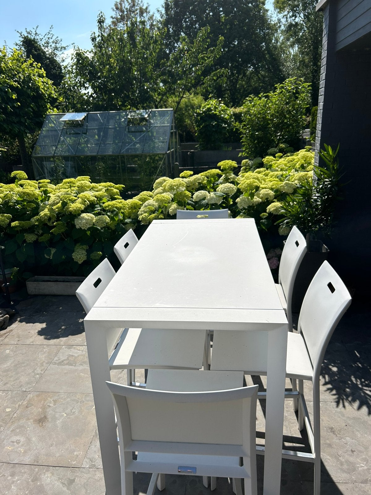 Hoge Aperitieftafel en zes stoelen in wit aluminium, Enlèvement, Comme neuf
