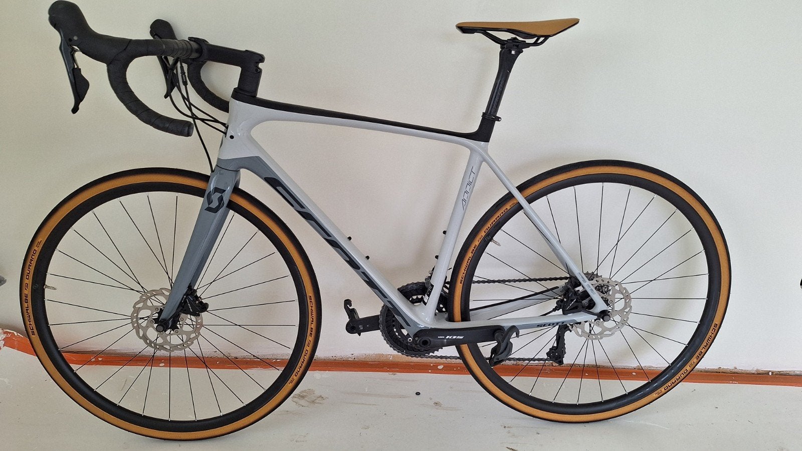 Scott Addict, Carbon, Zo goed als nieuw, Schijfrem, 53 tot 57 cm