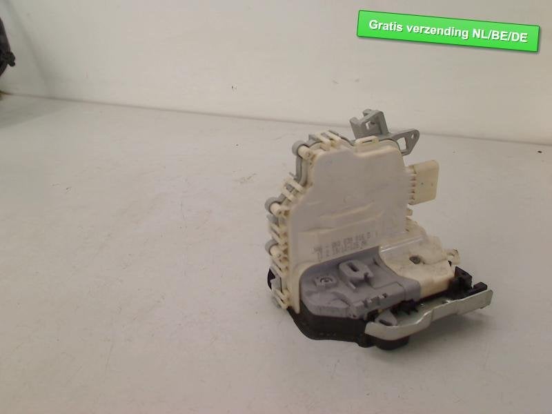 SERRURE DE PORTE ARRIÈRE DROITE Audi A4 (B8) (8K0839016D), Autos : Pièces & Accessoires, Carrosserie & Tôlerie, Auto-Union-Straße  1,
85057  Ingolstadt, DE