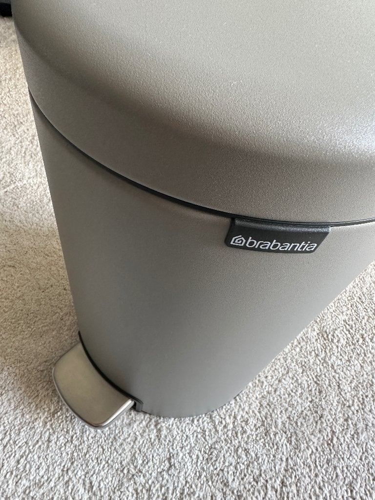 Brabantia, POUBELLE À PÉDALE 12 L - Mineral Concrete Grey, À pédale, 10 à 20 litres, Comme neuf, Enlèvement