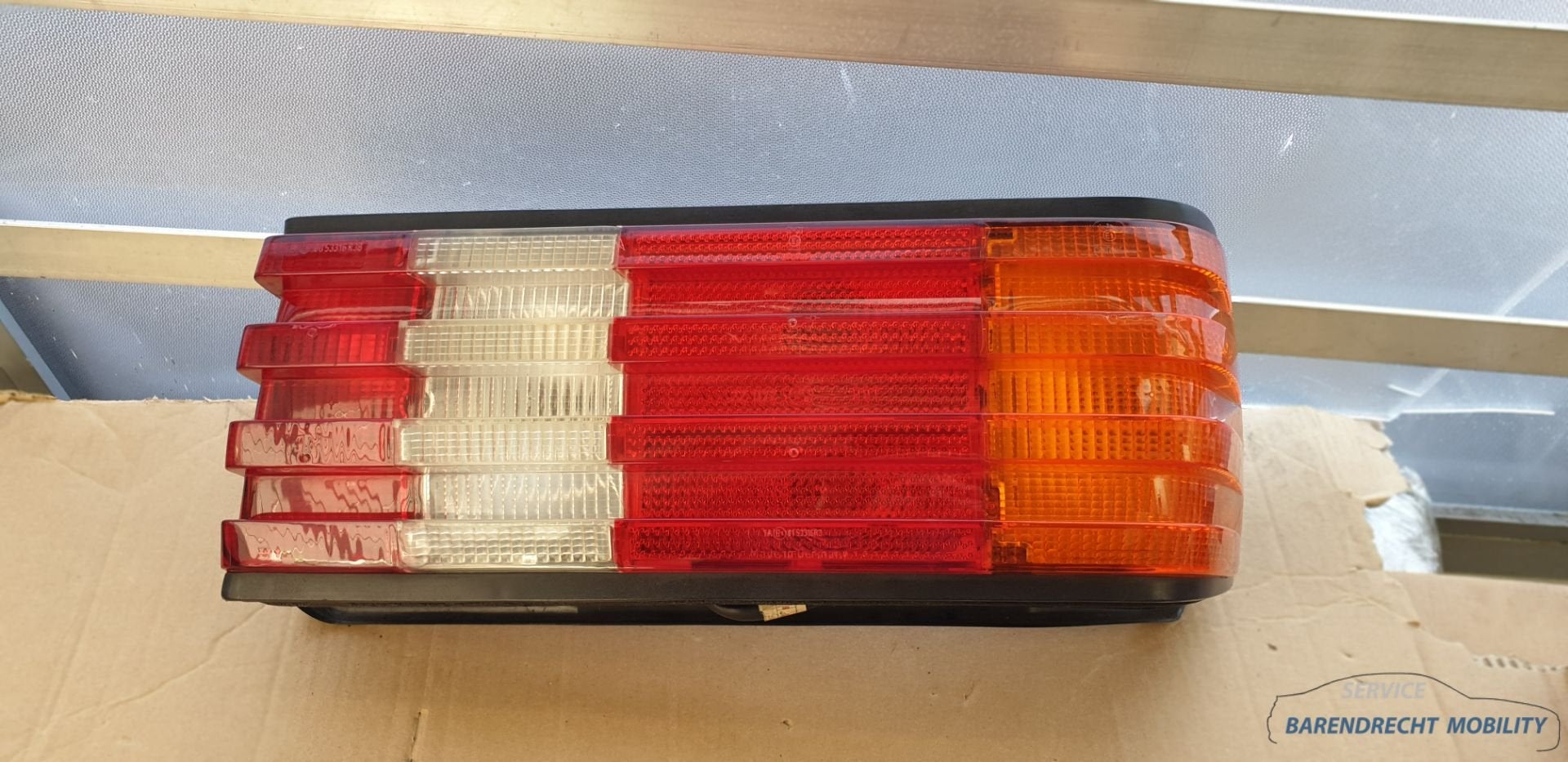 Achterlicht S-klasse Mercedes W126 rechts passagierskant ori, Auto-onderdelen, Gebruikt, Mercedes-Benz AG, Mercedes-Benz, Mercedesstrasse 120
70372  Stuttgart, DE