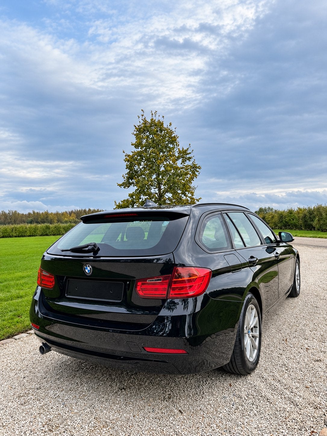 BMW 318d Touring 2013 | Parkeersensoren | Goed onderhouden!, Auto's, Euro 5, 1995 cc, Zwart, 4 cilinders