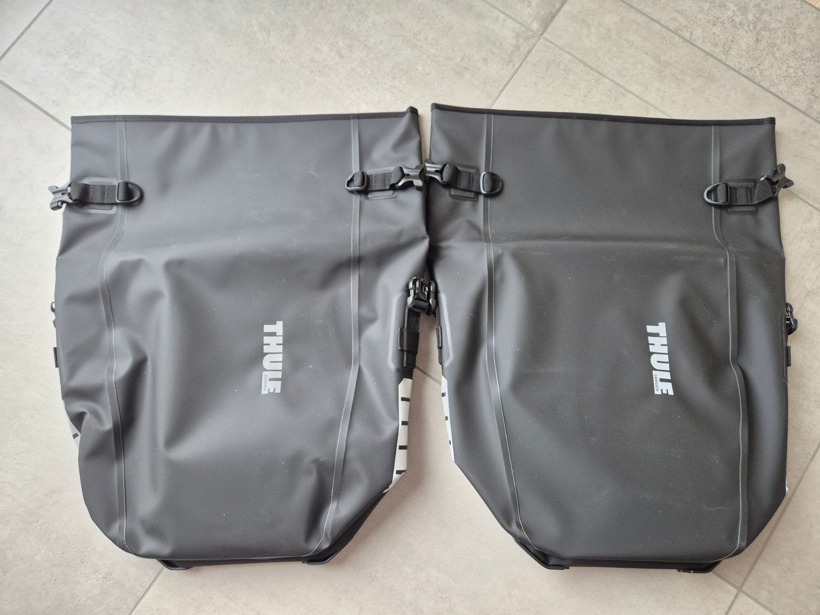 Thule Shield fietszakken 2x 25l zwart (nieuw), Ophalen of Verzenden, Nieuw, Thule