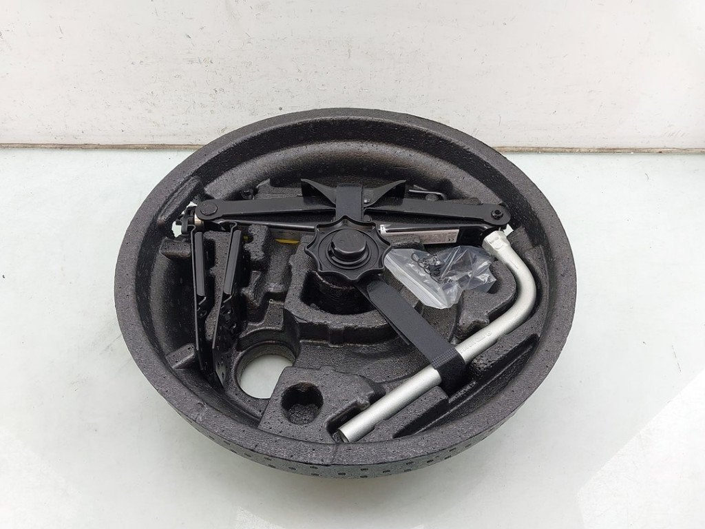 CRIC Audi Q2 (GAB / GAG) (|81A011031|81A011031A|), Autos : Pièces & Accessoires, Auto-Union-Straße  1,
85057  Ingolstadt, DE, Info@audi.de