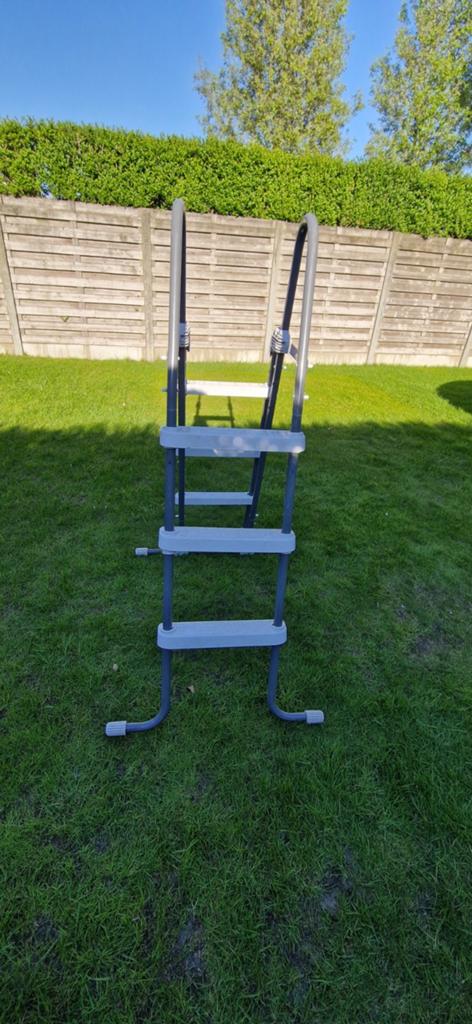 Intex Deluxe Zwembad Ladder - 91 cm/107 cm wandhoogte, Jardin & Terrasse, Accessoires de piscine, Enlèvement, Échelle
