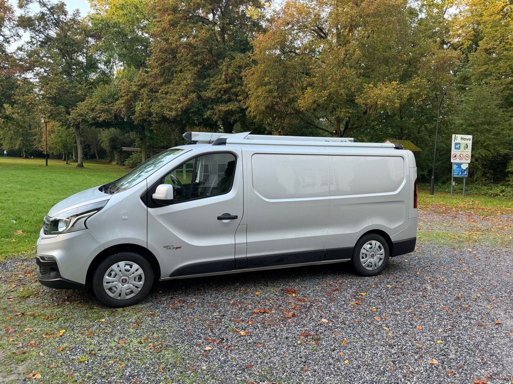 Fiat Talento bestelwagen slechts 16.000km ( Trafic Renault ), Autos, Argent ou Gris, 174 g/km, Euro 6, Noir