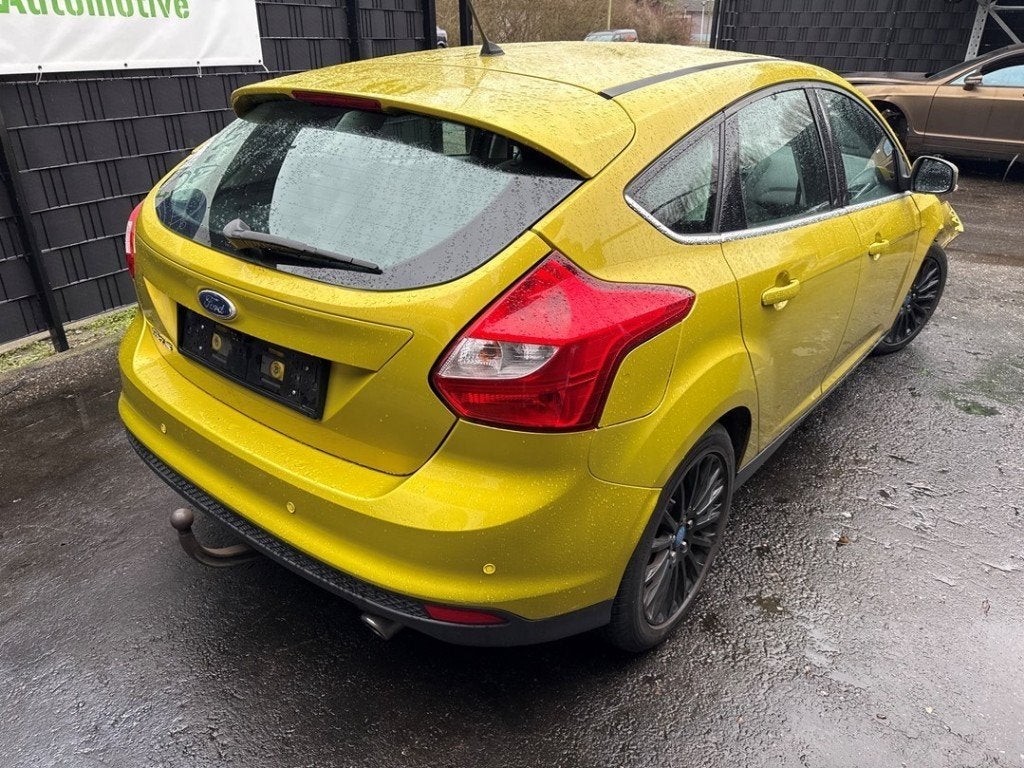 FEU ARRIÈRE DROIT Ford Focus 3 (|1825319|BM5113404BL|), Henry-Ford-Straße  1
50735  Köln, DE, Ford-Werke GmbH, Kunden@ford.com