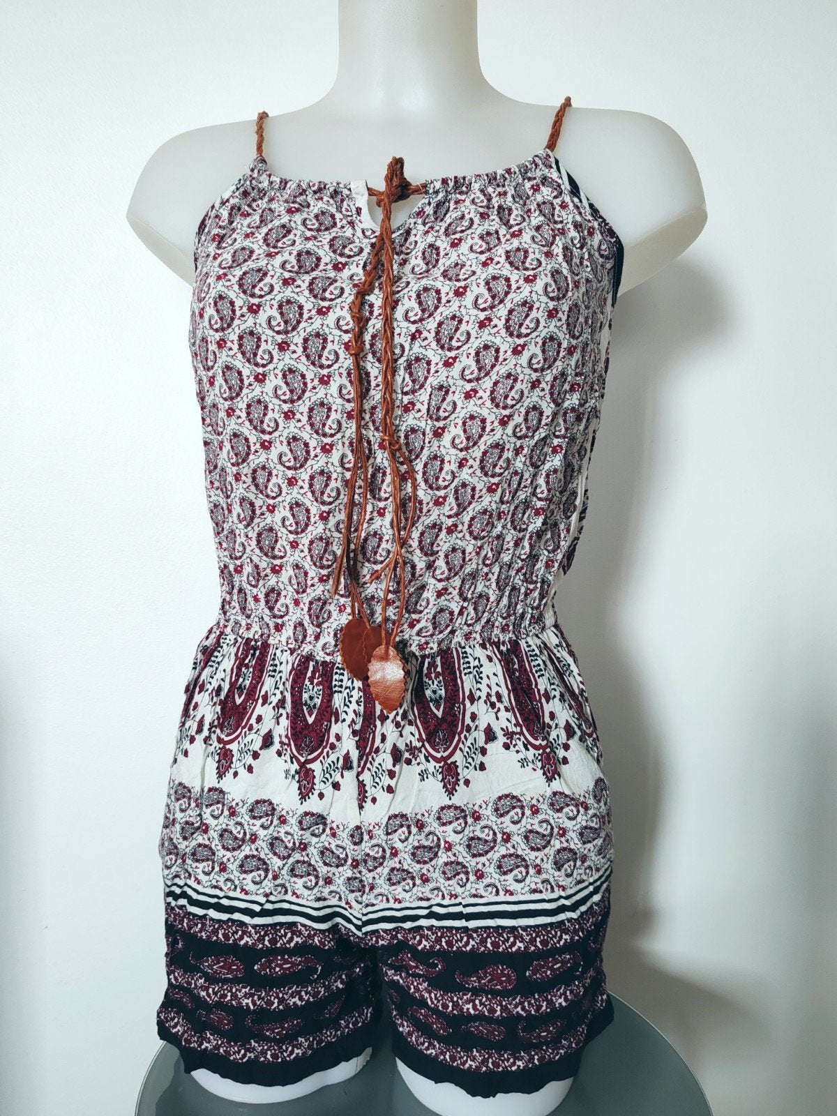 Combishort  taille S imprimé Bohème Bretelles Lanière Tressé, Vêtements | Femmes, Combinaisons, Enlèvement ou Envoi