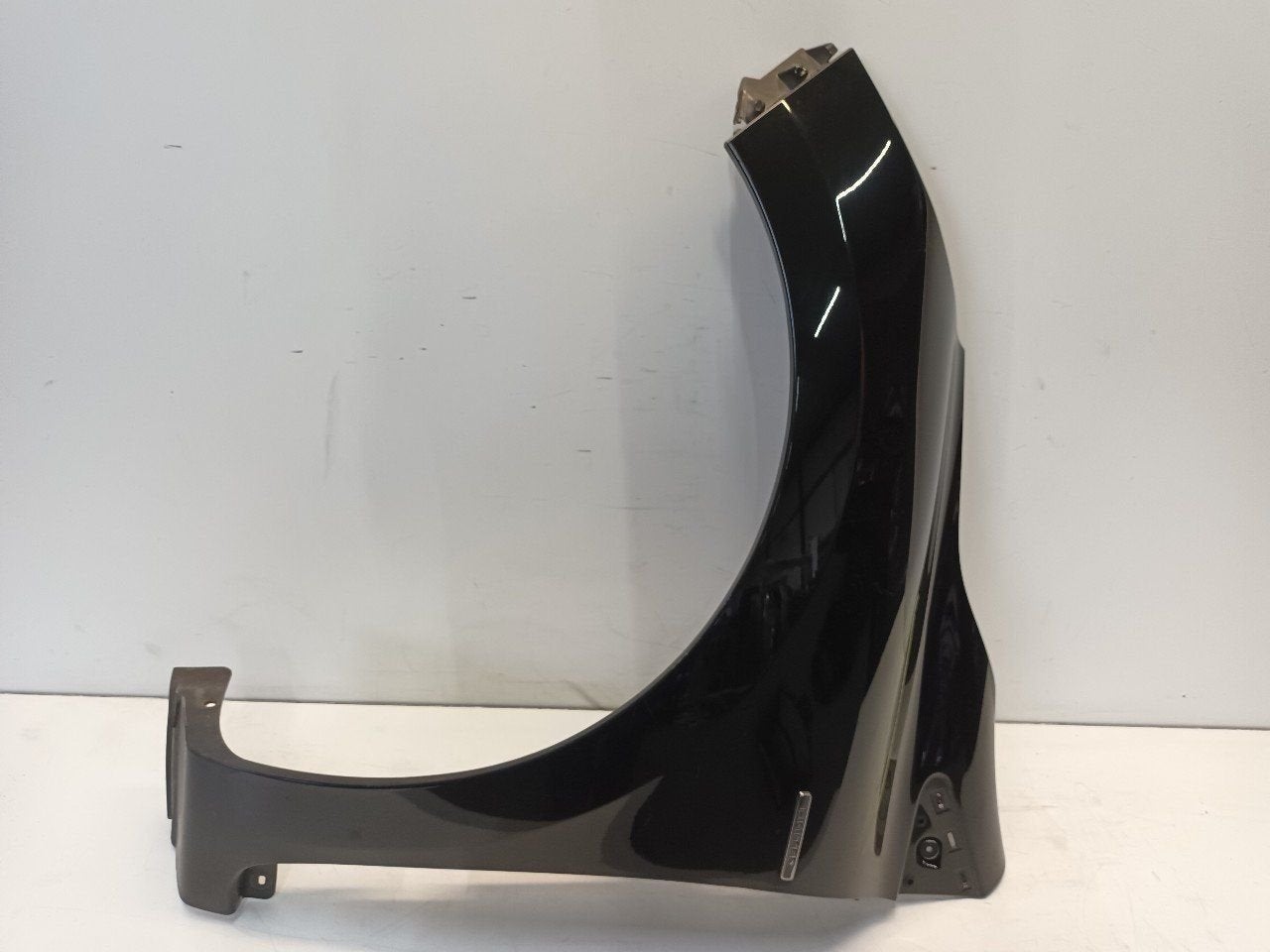 Voorscherm links Renault Clio, Onderdelen@venauto.nl, Van der Ven Autorecycling B.V., Gebruikt, Ettenseweg 76, 4706 PB Roosendaal, The Netherlands