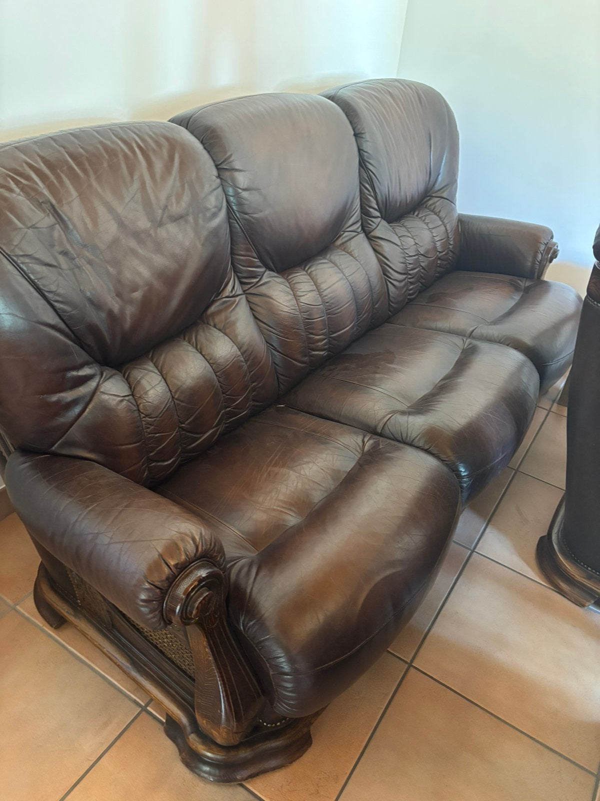 Salon de maroquinerie en très bon état, peu utilisé, Trois personnes, 200 à 250 cm, 125 à 150 cm, Banc droit