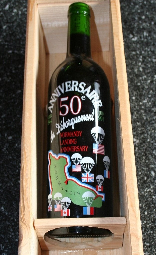 Fles wijn 50ste verjaardag landing van Normandië, Verzamelen, Militaria | Algemeen, Ophalen of Verzenden