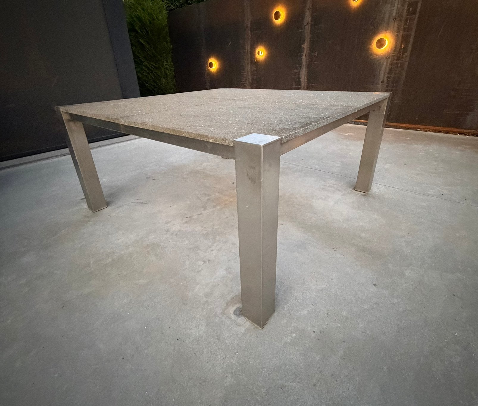 Tafel vierkant 160cm x 160cm graniet blad met rvs onderstel, Huis en Inrichting, Tafels | Eettafels, Zo goed als nieuw, 150 tot 200 cm