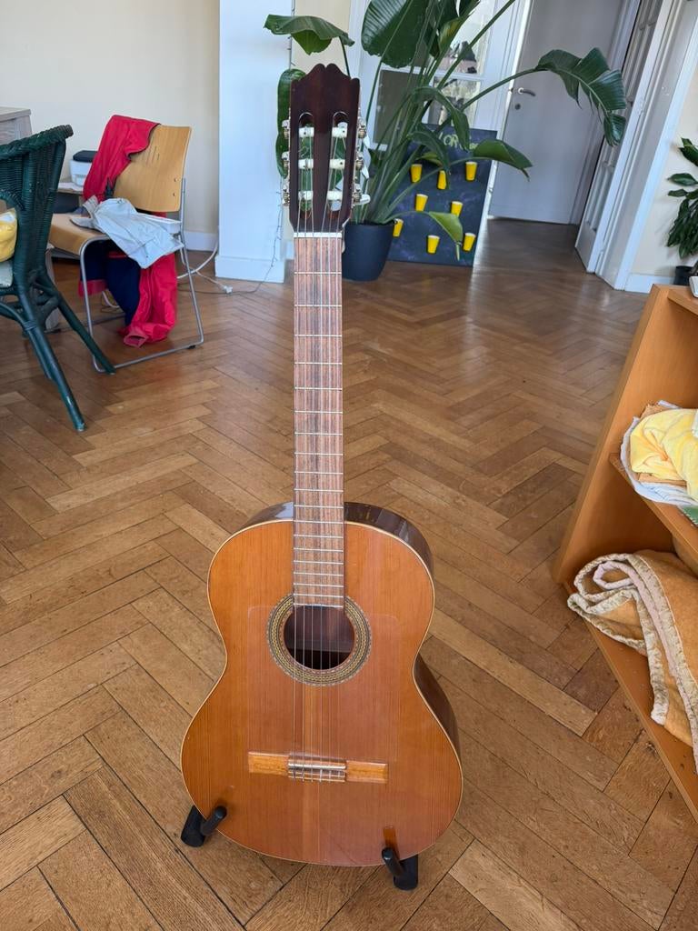 Guitare de artesania cuenca modele 10 + support, Musique & Instruments, Enlèvement, Comme neuf