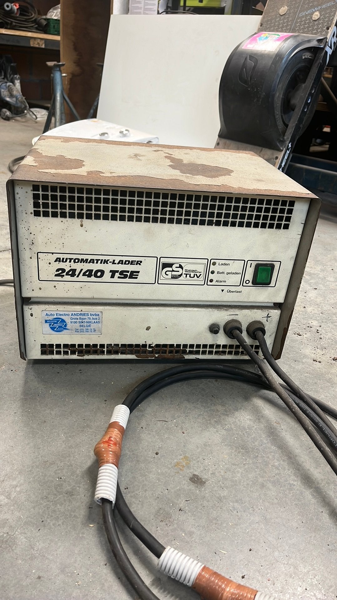 Accu lader 24V, Auto-onderdelen, Gebruikt
